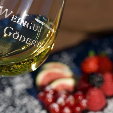 דירות Osann-Monzel Weingut Goedert מראה חיצוני תמונה